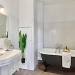 Superb Apartment Center Of Paris Le Marais