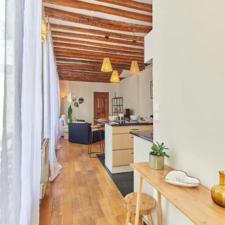 Superb Center Of Le Marais Apartment *